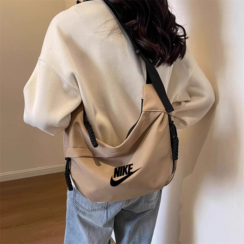 NIKE Tech Hip 腰包 大包 字勾 郵差包