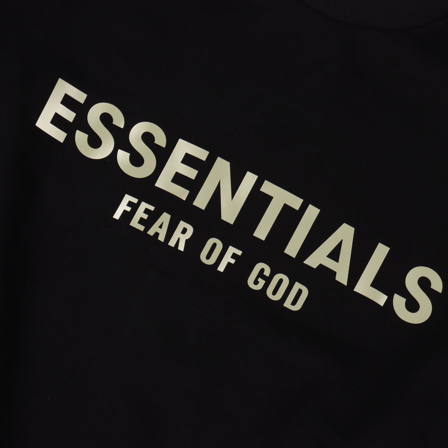 Essentials FOG 大學T