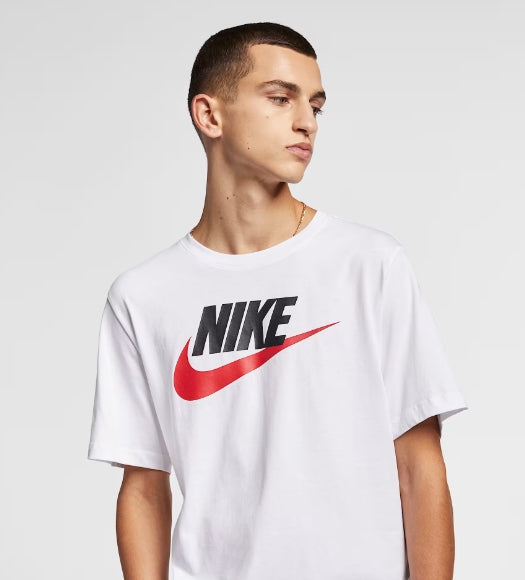 Nike Sportswear 男款 T 恤